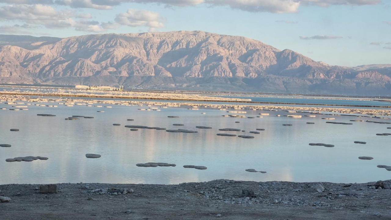 King Of The Dead Sea By Crown Lejlighed Neve Zohar Eksteriør billede